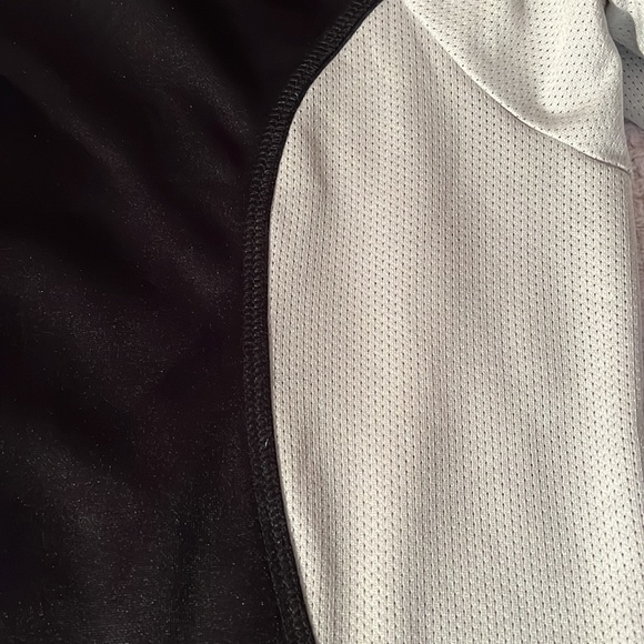 Mens Nike Spurs colors Black and Silver tshirt Size XL Drifit - Picture 3 of 5